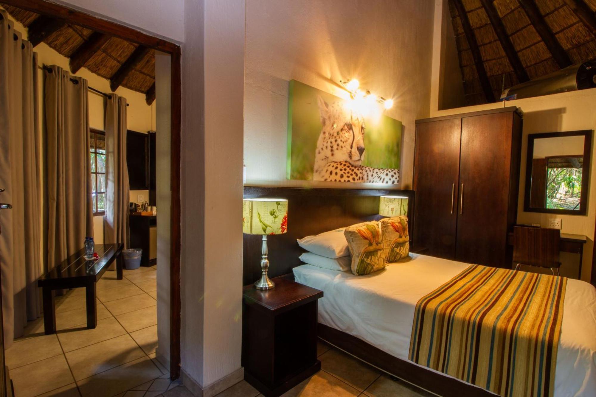 Emdoneni Lodge With Zululand Cat Conservation Project Hluhluwe Dış mekan fotoğraf
